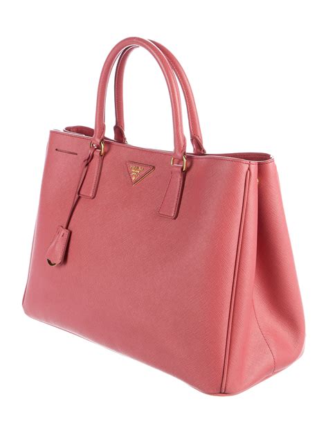 prada saffiano cuir large tote|prada saffiano lux tote bag.